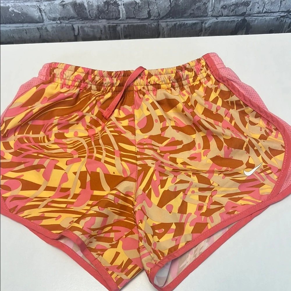 Girl's‎ Nike Athletic Shorts